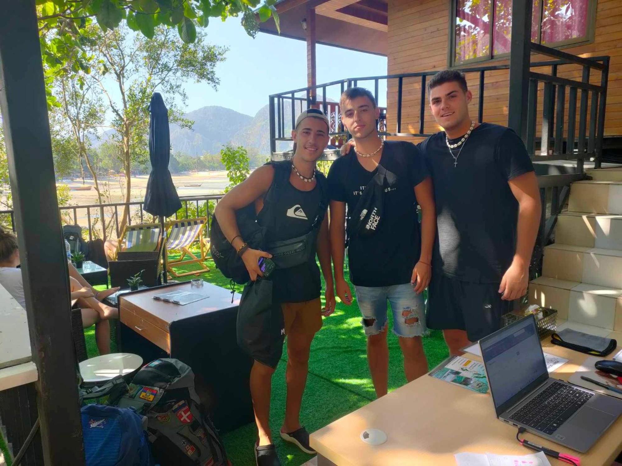 Sweed Dee Seaview Hostel جزيرة في في المظهر الخارجي الصورة