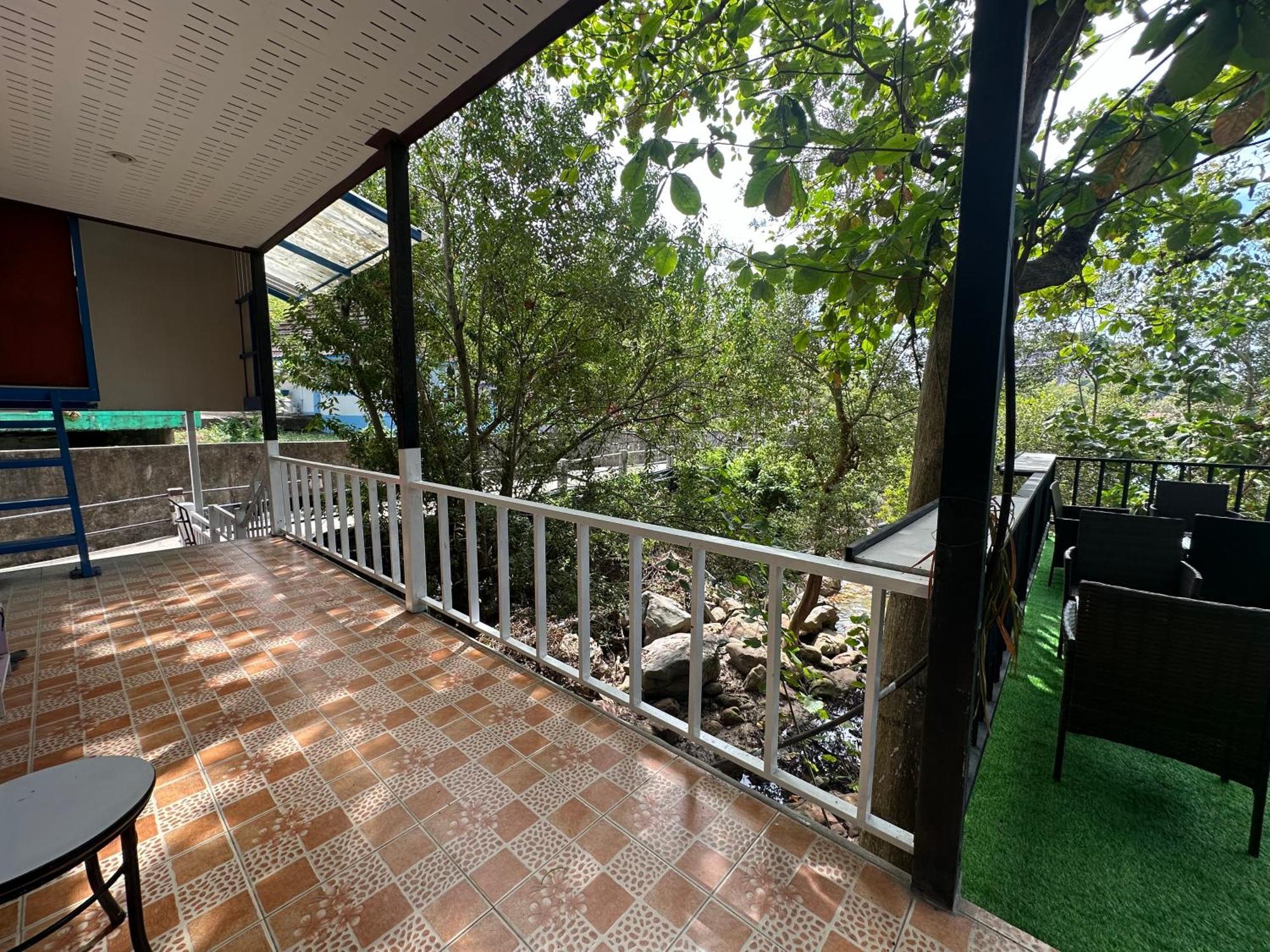 Sweed Dee Seaview Hostel جزيرة في في المظهر الخارجي الصورة